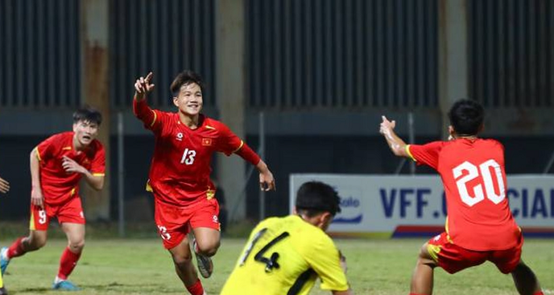 u17-viet-nam-khep-vong-loai-bang-man-trinh-dien-khong